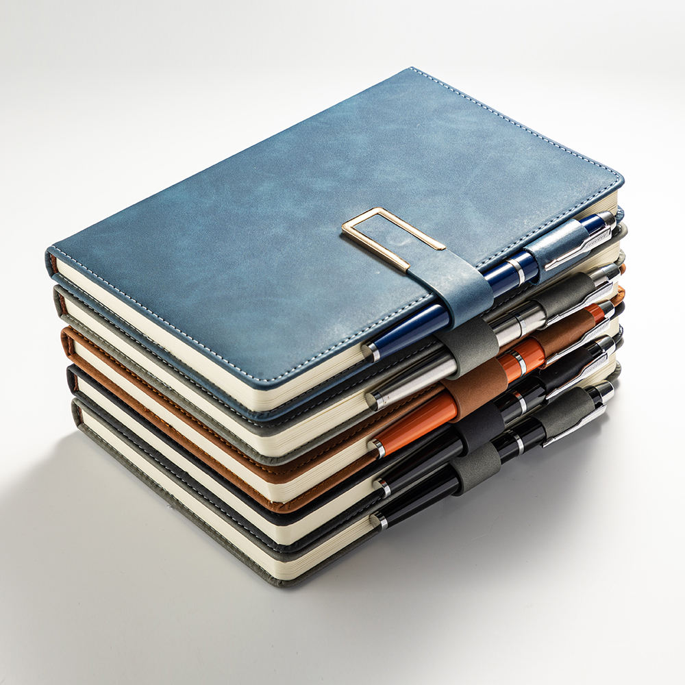 China Manufacturer Personalized Door to Door Shipping A6 Journal Notebook Leather Notebook With Box and Pen